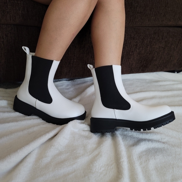 Just In JeN White combat boot - Picture 4 of 4